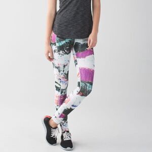 Lululemon Speed Tight III All Full-On in Pigment Wave‎ Multi/Black Sz  6